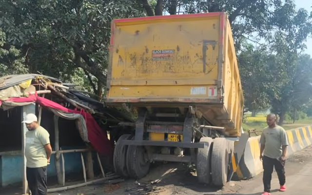 Umaria News: दुकान में घुसा बेकाबू कैप्सूल ट्रक, 38 वर्षीय युवक की मौत; पिता गंभीर