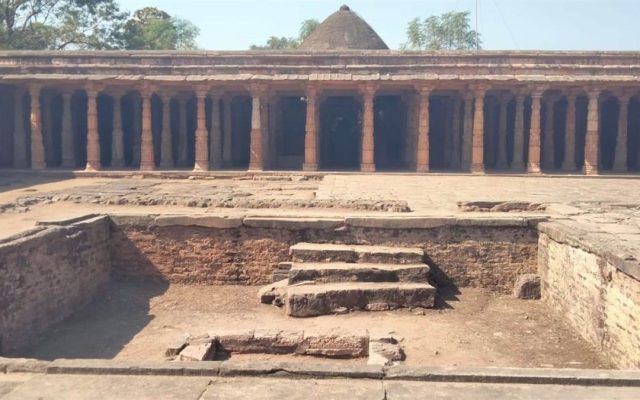 धार भोजशाला मामले में सुप्रीम कोर्ट ने सभी पक्षों से मांगे दस्तावेज, तीन याचिकाओं पर एक साथ सुनवाई