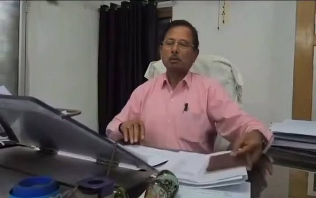 पन्ना में रिश्वत पर बयान देने वाले कार्यपालन यंत्री सीबी अहिरवार निलंबित, भोपाल मुख्यालय अटैच