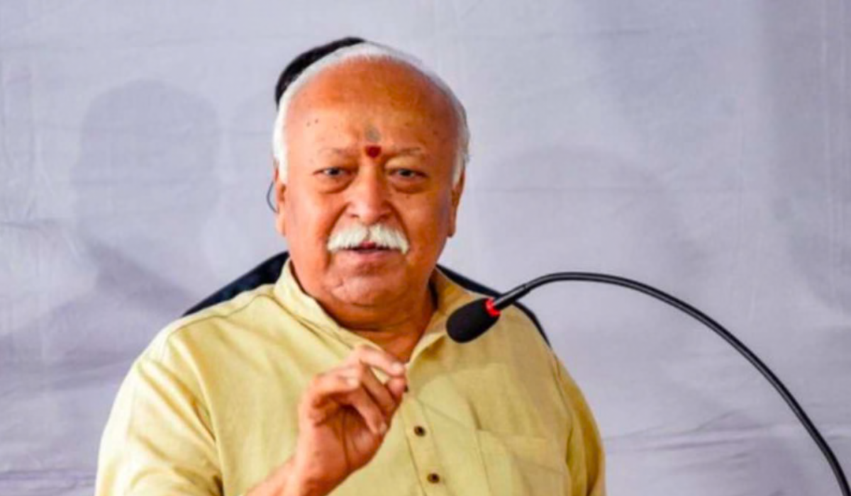 मोहन भागवत बोले- स्वयंसेवकों का आचरण ही संघ की पहचान, समाज सेवा की भावना पर दिया जोर