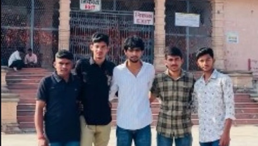 धार में दर्दनाक हादसा: कार में आग लगने से चार दोस्तों की मौत, एक गंभीर घायल