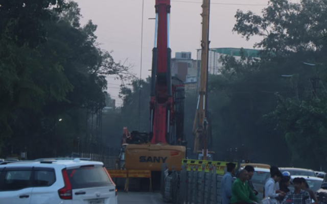 Indore News: एलिवेटेड ब्रिज का काम शुरू, हाईकोर्ट में याचिका निराकृत होने के बाद पलासिया में खुदाई तेज